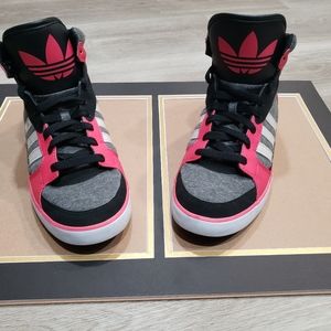 Adidas, Size 8 woman
